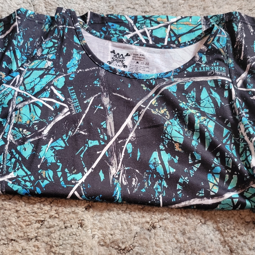 Moon shine camo tank top